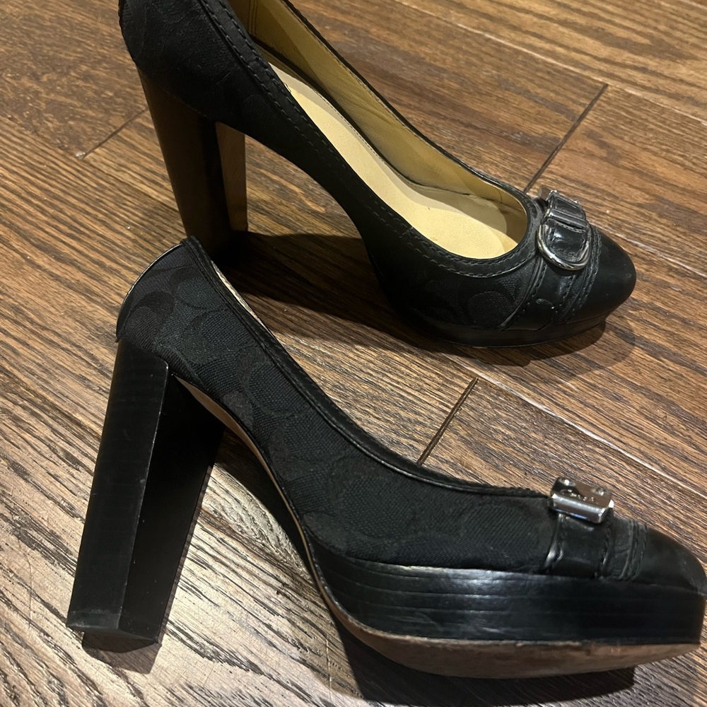 Coach heels size 8.5 - Picture 4 of 6